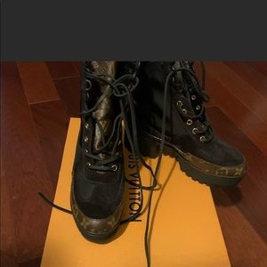 Lv boots